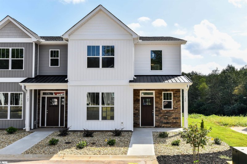 Property image 2 at 129 Creekland Way, Taylors, SC 29687