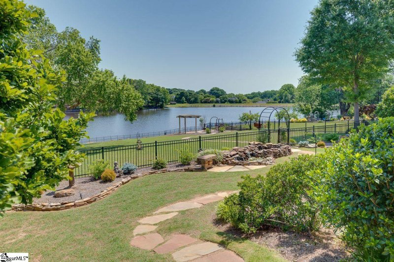 Property image 5 at 529 Ladykirk Lane, Greer, SC 29650