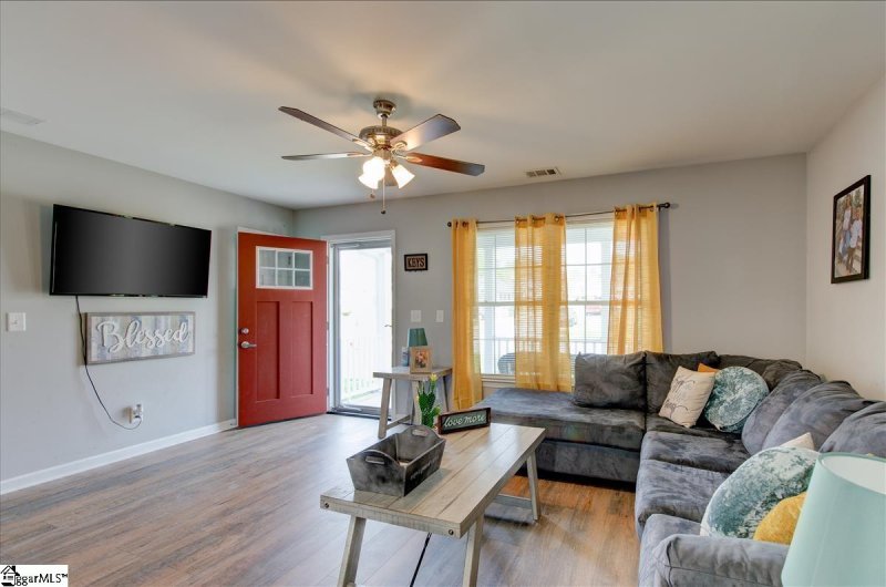 Property image 3 at 672 Ruddy Creek Circle, Greer, SC 29650