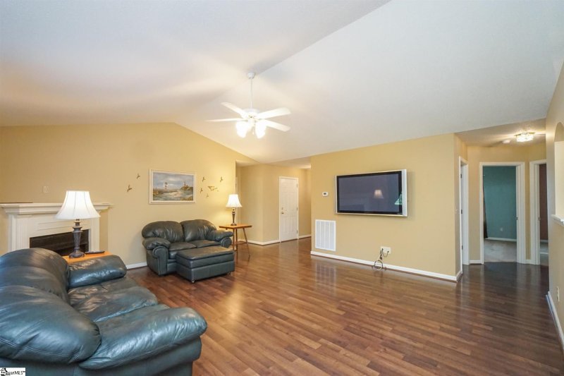 Property image 4 at 817 Canton Court, Greer, SC 29651