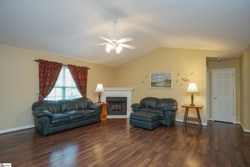 Property image 5 at 817 Canton Court, Greer, SC 29651