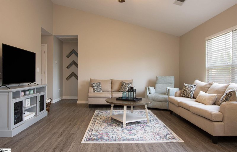 Property image 2 at 103 Becket Court, Greenville, SC 29605