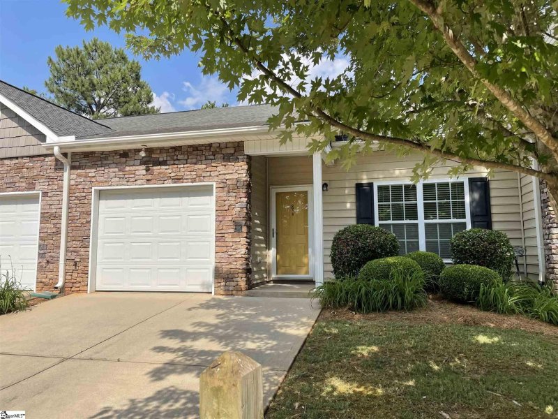 Property image 2 at 8 Walking Court, Greenville, SC 29607