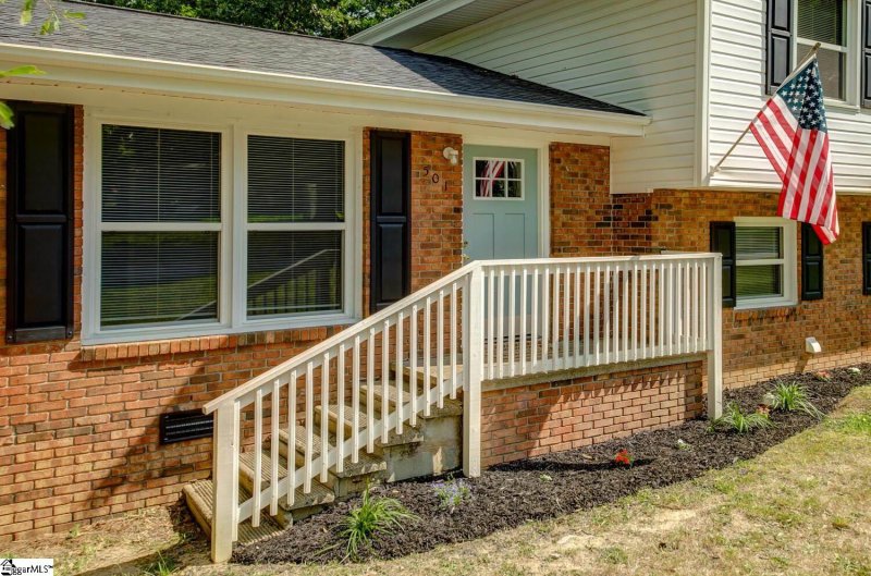 Property image 2 at 501 Old Farm Road, Moore, SC 29369