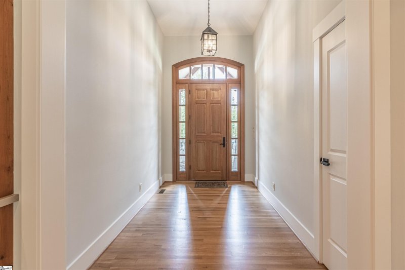 Property image 3 at 14 Tall Poplar Trail, Greenville, SC 29617