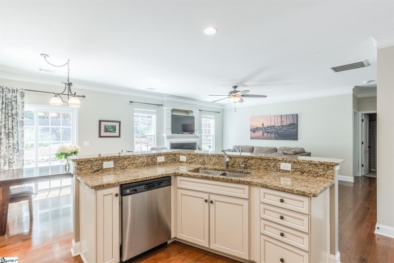 Property image 3 at 170 Chandler Crest Court, Greer, SC 29651-9018