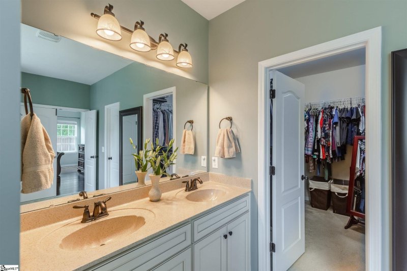 Property image 5 at 170 Chandler Crest Court, Greer, SC 29651-9018