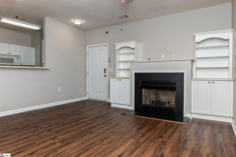 Property image 5 at 303 McKenna Circle, Greenville, SC 29615-2681