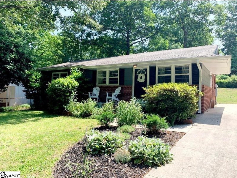 Property image 2 at 14 Flower Drive, Greenville, SC 29605