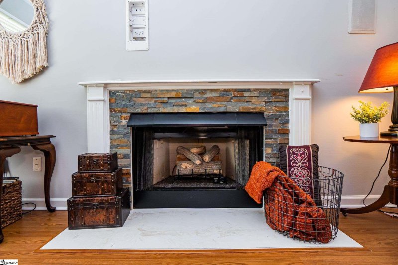 Property image 5 at 10 Otter Lane, Taylors, SC 29687