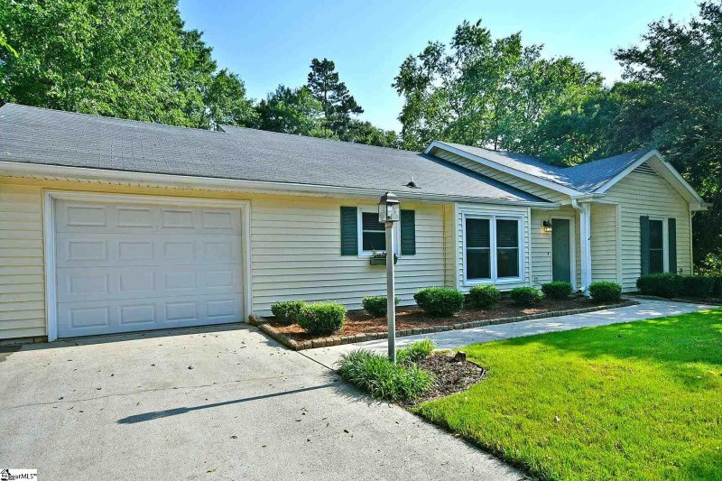 Property image 2 at 7 Ansley Court, Simpsonville, SC 29681