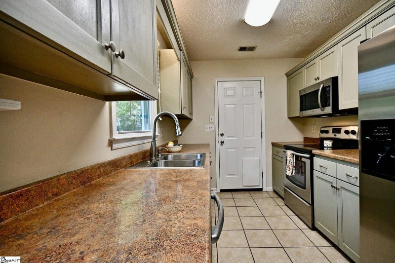 Property image 4 at 7 Ansley Court, Simpsonville, SC 29681