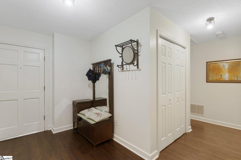 Property image 5 at 408 Lancelot Drive, Simpsonville, SC 29681