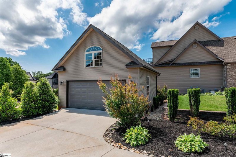 Property image 3 at 301 Brown Farm Way, Taylors, SC 29687