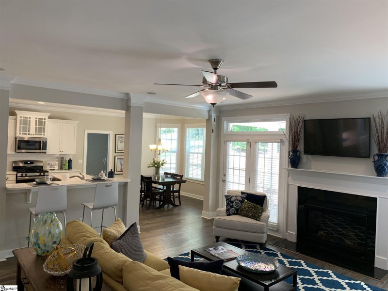 Property image 3 at 8 Woodland Chase Court, Simpsonville, SC 29681