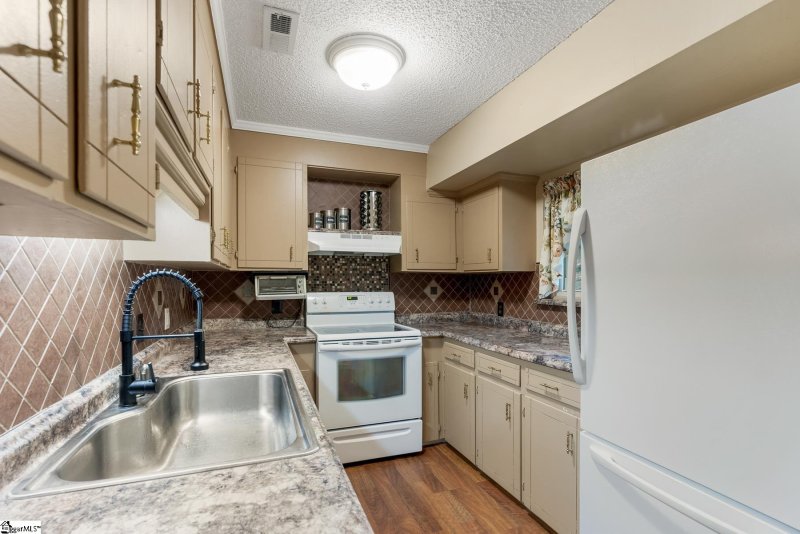 Property image 5 at 205 Grant Drive, Laurens, SC 29360