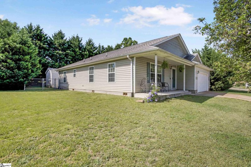 Property image 2 at 501 Bengal Court, Greer, SC 29651