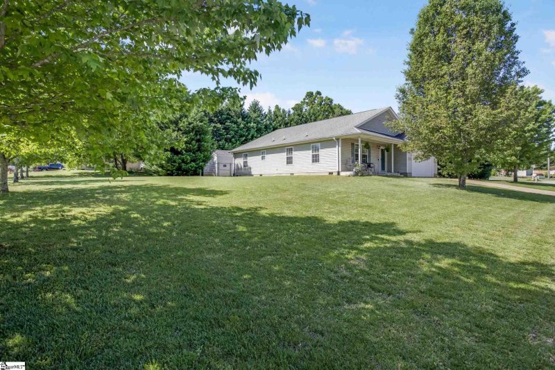 Property image 3 at 501 Bengal Court, Greer, SC 29651