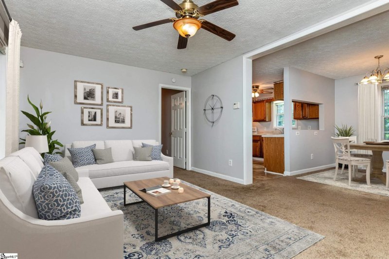 Property image 3 at 1 E Castle Drive, Greenville, SC 29605