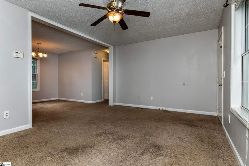 Property image 4 at 1 E Castle Drive, Greenville, SC 29605