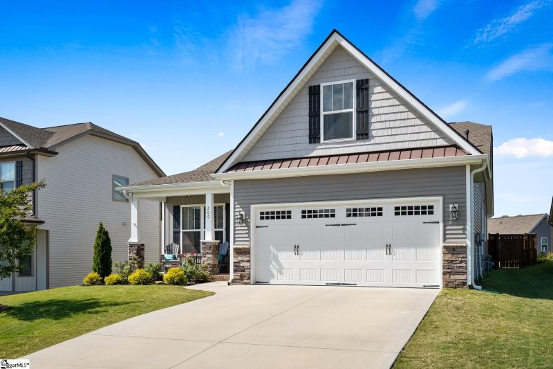 Property image 2 at 209 Clear Court, Taylors, SC 29687