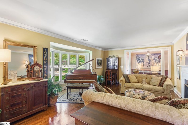 Property image 3 at 127 Lake Forest Drive, Greenville, SC 29609