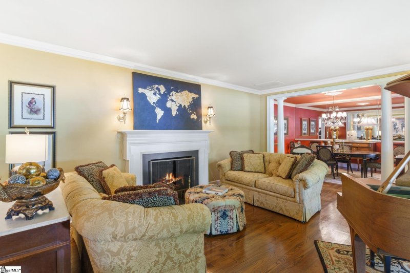 Property image 4 at 127 Lake Forest Drive, Greenville, SC 29609