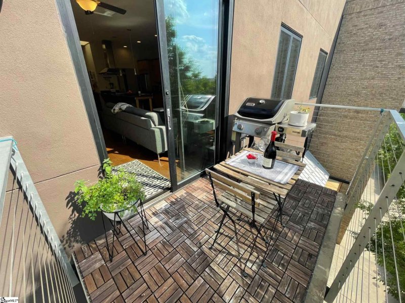 Property image 3 at 500 E McBee Avenue, Greenville, SC 29601