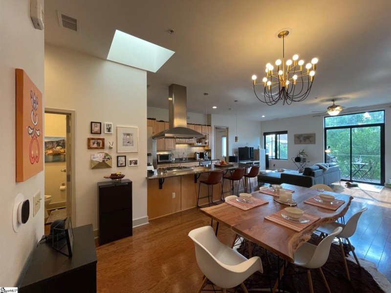 Property image 5 at 500 E McBee Avenue, Greenville, SC 29601