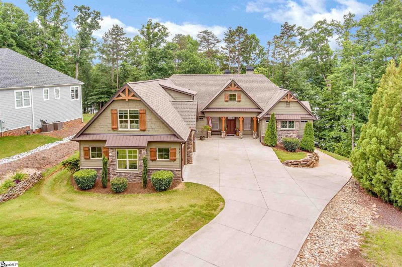 Property image 2 at 225 Ballyhoo Court, Greer, SC 29651