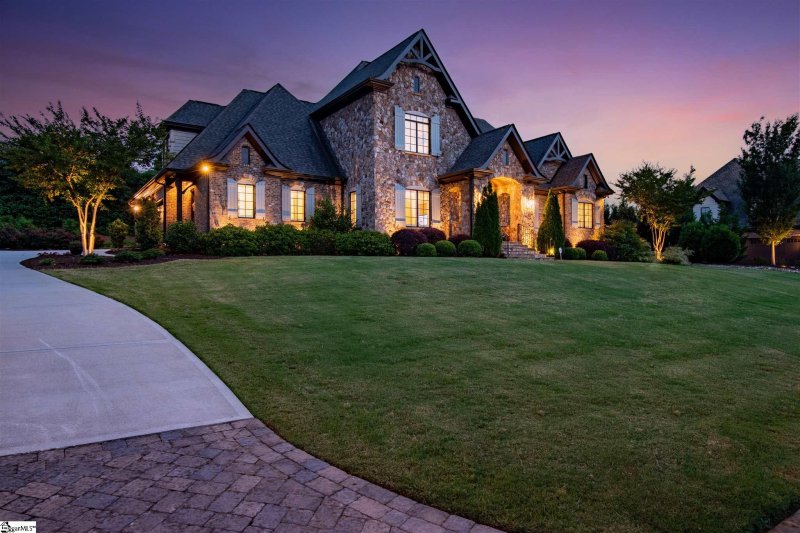 Property image 4 at 6 Calaverdi Court, Simpsonville, SC 29681