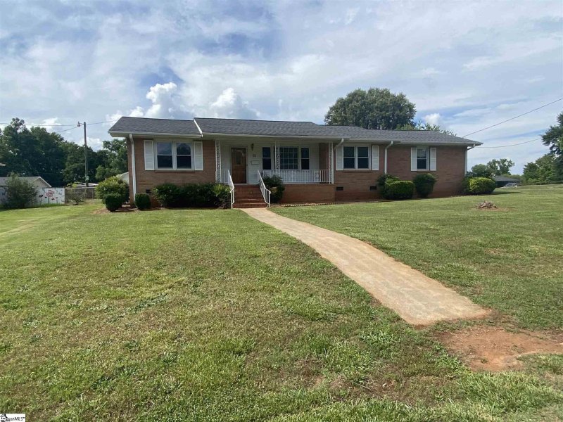 Property image 2 at 25 Alice Farr Drive, Greenville, SC 29617