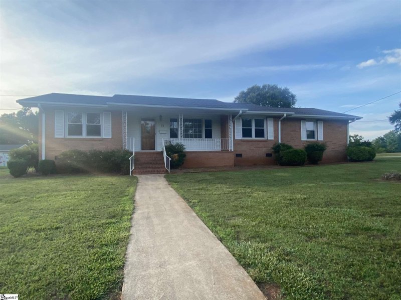 Property image 3 at 25 Alice Farr Drive, Greenville, SC 29617