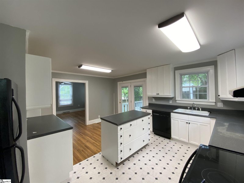 Property image 3 at 102 Griffin Drive, Greenville, SC 29607