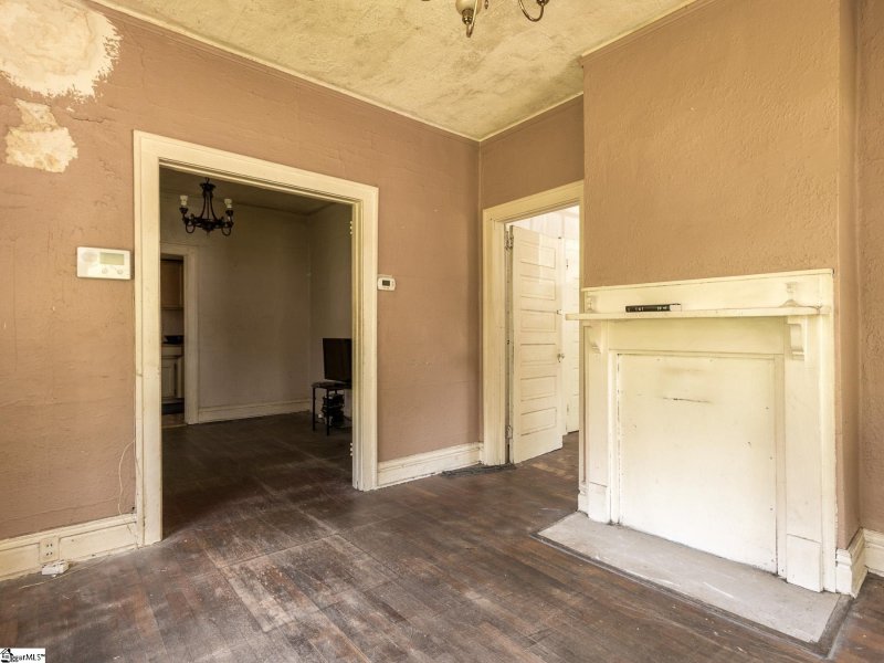 Property image 3 at 617 S Irwin Avenue, Spartanburg, SC 29306-3336