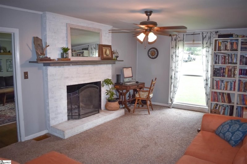 Property image 5 at 40 Pine Ridge Drive, Greenville, SC 29605