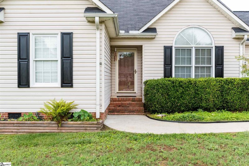 Property image 2 at 10 Duck Pond Lane, Fountain Inn, SC 29644