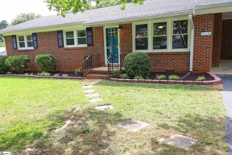 Property image 3 at 216 Sylvia Road, Easley, SC 29642