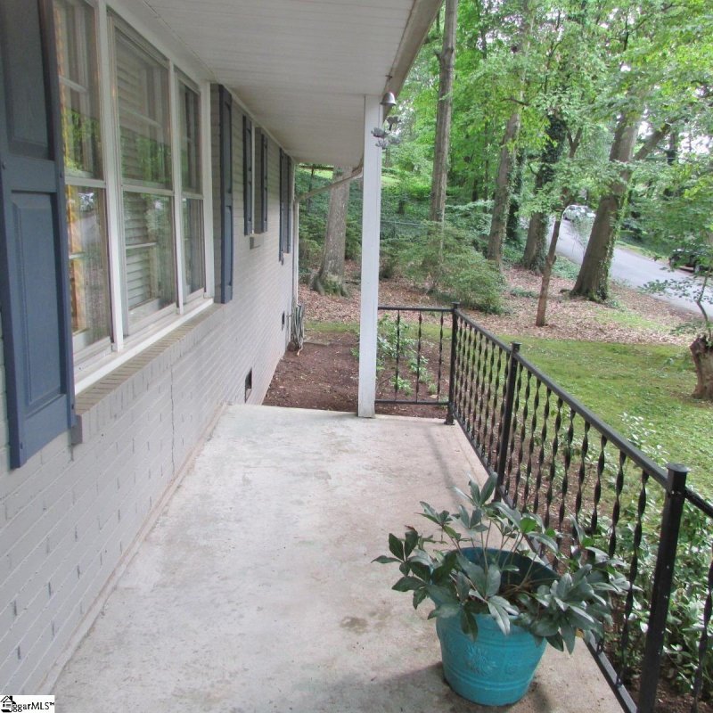 Property image 3 at 51 Kirkwood Lane, Greenville, SC 29607