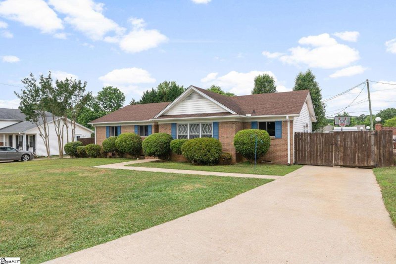 Property image 2 at 309 Brookmere Road, Simpsonville, SC 29681