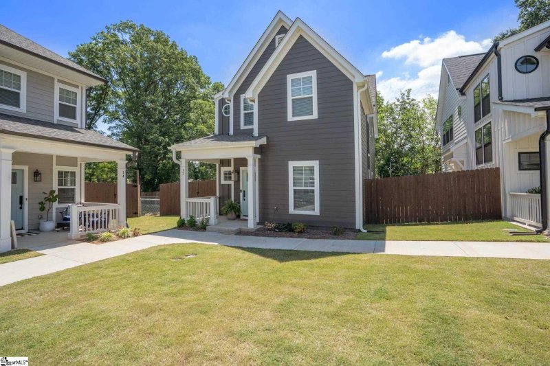 Property image 2 at 12 Ridge Knoll Circle, Greenville, SC 29607