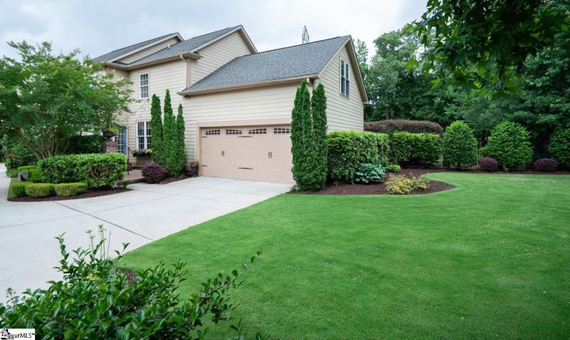 Property image 5 at 306 St. Helena Court, Greenville, SC 29607