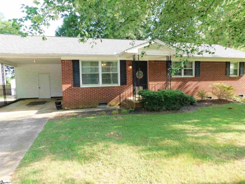 2704 E Lee Road