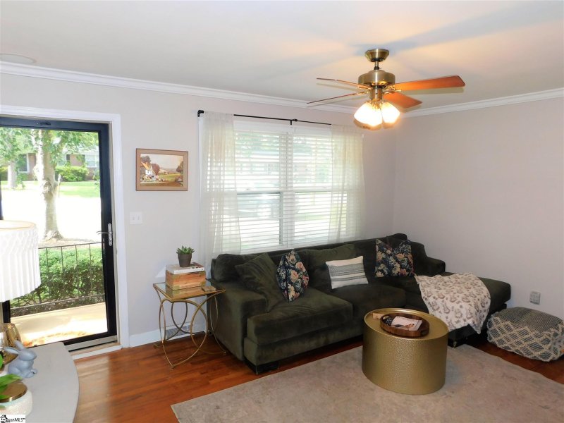 Property image 5 at 2704 E Lee Road, Taylors, SC 29687