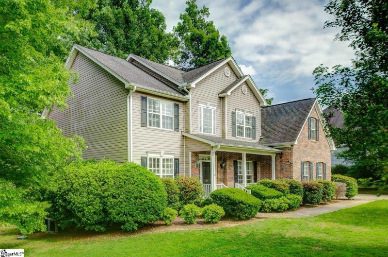 Property image 2 at 107 Warren Drive, Easley, SC 29640