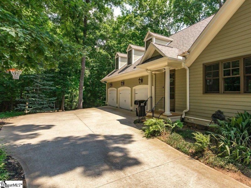 Property image 2 at 517 Bridlewood Lane, Spartanburg, SC 29301