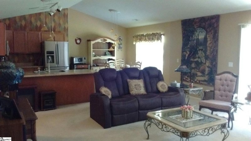 Property image 4 at 6 Gentian Court, Taylors, SC 29687