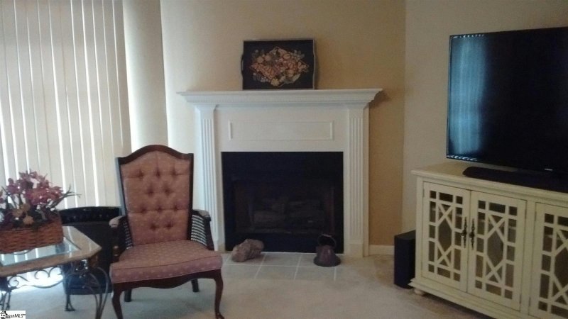 Property image 5 at 6 Gentian Court, Taylors, SC 29687