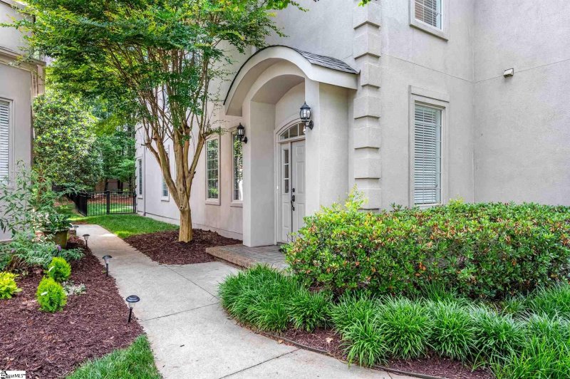 221 Castellan Drive