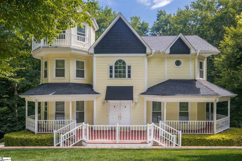 Property image 2 at 303 Cardinal Drive, Greenville, SC 29609-6812